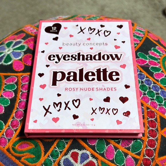 Other - Rosy Nude Eyeshadow Palette